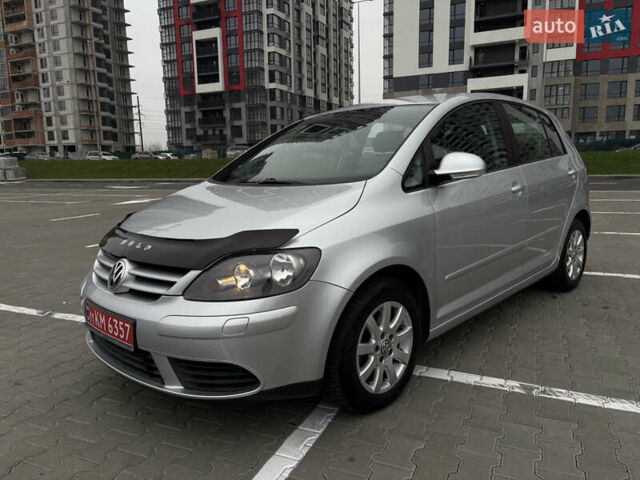 Серый Фольксваген Гольф Плюс, объемом двигателя 1.6 л и пробегом 171 тыс. км за 5699 $, фото 1 на Automoto.ua
