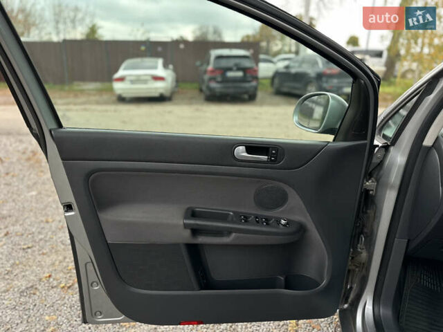 Серый Фольксваген Гольф Плюс, объемом двигателя 1.6 л и пробегом 211 тыс. км за 6600 $, фото 22 на Automoto.ua