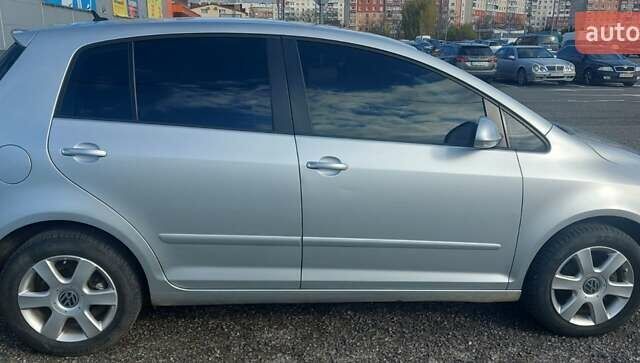 Сірий Фольксваген Golf Plus, об'ємом двигуна 1.6 л та пробігом 198 тис. км за 7000 $, фото 5 на Automoto.ua