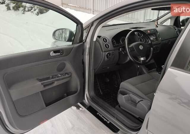 Сірий Фольксваген Golf Plus, об'ємом двигуна 1.6 л та пробігом 256 тис. км за 5600 $, фото 20 на Automoto.ua