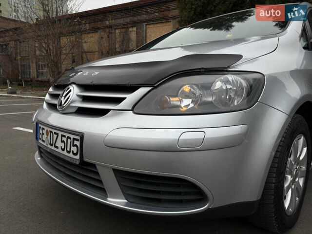 Серый Фольксваген Гольф Плюс, объемом двигателя 1.6 л и пробегом 170 тыс. км за 5999 $, фото 8 на Automoto.ua