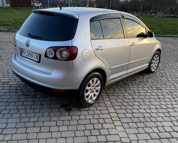Серый Фольксваген Гольф Плюс, объемом двигателя 1.6 л и пробегом 268 тыс. км за 4900 $, фото 9 на Automoto.ua