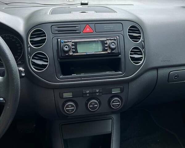 Сірий Фольксваген Golf Plus, об'ємом двигуна 1.6 л та пробігом 199 тис. км за 6500 $, фото 2 на Automoto.ua