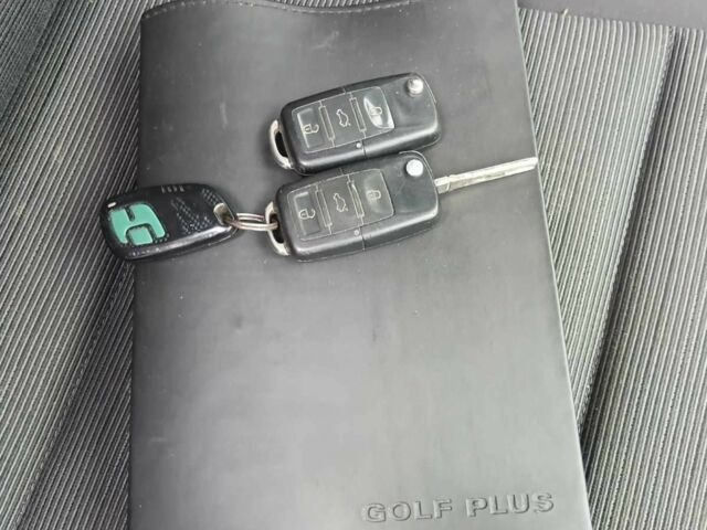 Серый Фольксваген Гольф Плюс, объемом двигателя 1.7 л и пробегом 268 тыс. км за 5400 $, фото 14 на Automoto.ua