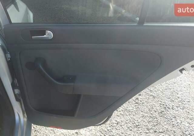 Сірий Фольксваген Golf Plus, об'ємом двигуна 1.6 л та пробігом 198 тис. км за 7000 $, фото 29 на Automoto.ua