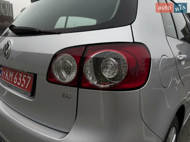 Серый Фольксваген Гольф Плюс, объемом двигателя 1.6 л и пробегом 171 тыс. км за 5699 $, фото 16 на Automoto.ua