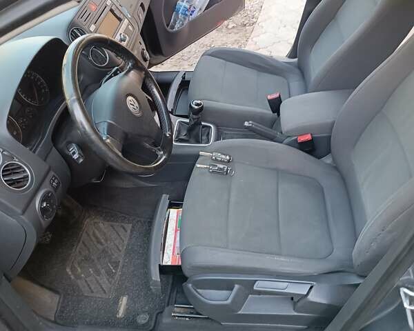 Сірий Фольксваген Golf Plus, об'ємом двигуна 1.97 л та пробігом 299 тис. км за 5233 $, фото 9 на Automoto.ua