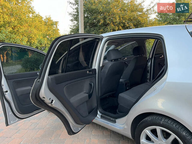 Сірий Фольксваген Golf Plus, об'ємом двигуна 1.6 л та пробігом 243 тис. км за 5200 $, фото 36 на Automoto.ua