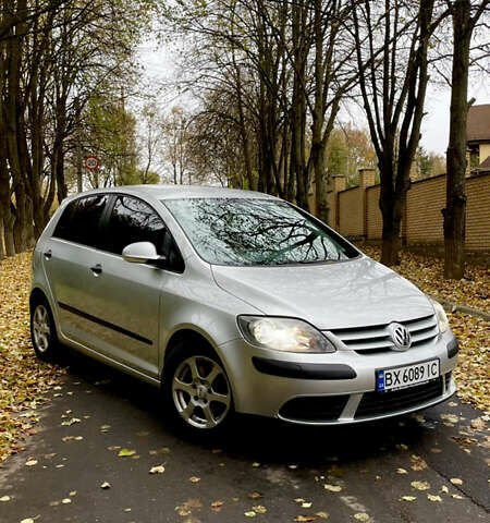 Сірий Фольксваген Golf Plus, об'ємом двигуна 1.6 л та пробігом 211 тис. км за 6500 $, фото 8 на Automoto.ua