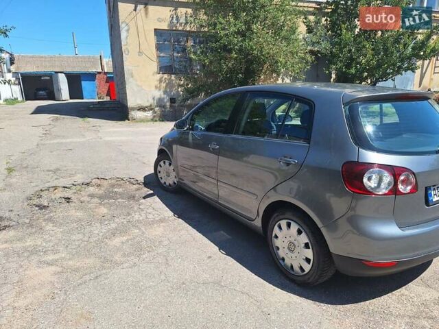 Серый Фольксваген Гольф Плюс, объемом двигателя 1.4 л и пробегом 268 тыс. км за 5850 $, фото 5 на Automoto.ua