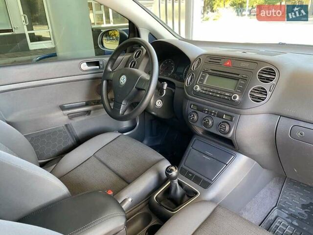 Серый Фольксваген Гольф Плюс, объемом двигателя 1.6 л и пробегом 183 тыс. км за 6999 $, фото 25 на Automoto.ua