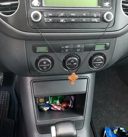 Серый Фольксваген Гольф Плюс, объемом двигателя 1.6 л и пробегом 172 тыс. км за 5977 $, фото 8 на Automoto.ua