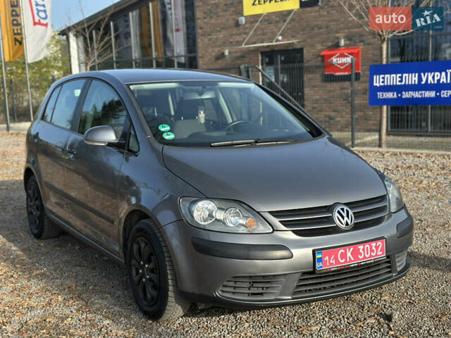 Серый Фольксваген Гольф Плюс, объемом двигателя 1.4 л и пробегом 208 тыс. км за 5500 $, фото 2 на Automoto.ua