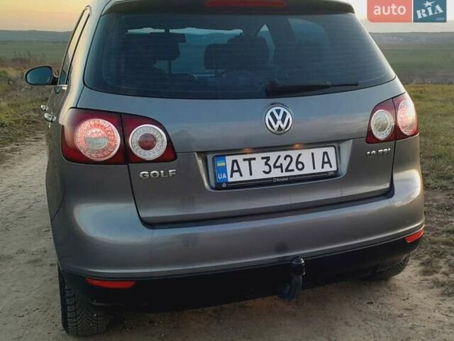 Серый Фольксваген Гольф Плюс, объемом двигателя 1.6 л и пробегом 226 тыс. км за 5300 $, фото 4 на Automoto.ua