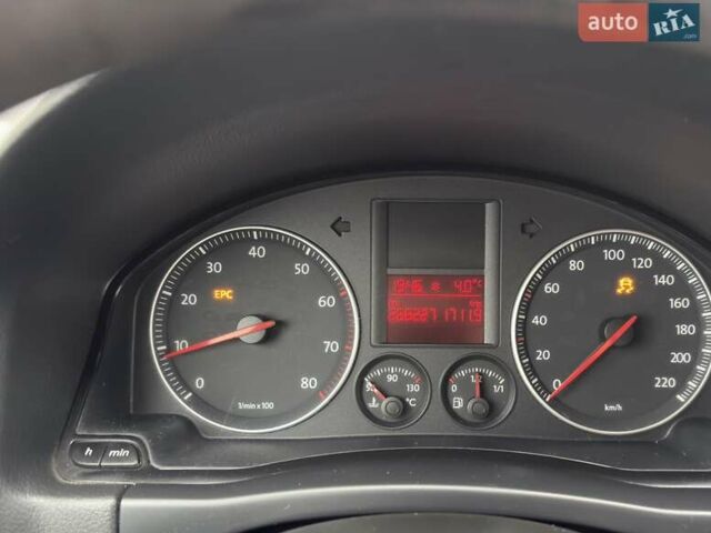 Серый Фольксваген Гольф Плюс, объемом двигателя 1.4 л и пробегом 269 тыс. км за 4500 $, фото 5 на Automoto.ua