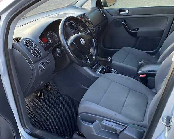 Серый Фольксваген Гольф Плюс, объемом двигателя 1.6 л и пробегом 268 тыс. км за 4900 $, фото 22 на Automoto.ua