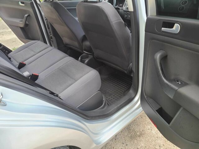 Серый Фольксваген Гольф Плюс, объемом двигателя 1.6 л и пробегом 182 тыс. км за 6400 $, фото 10 на Automoto.ua