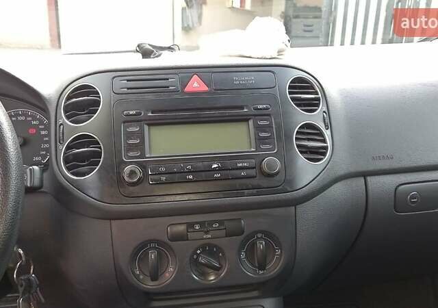 Сірий Фольксваген Golf Plus, об'ємом двигуна 1.9 л та пробігом 198 тис. км за 6500 $, фото 8 на Automoto.ua