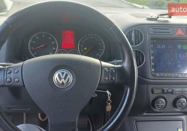 Сірий Фольксваген Golf Plus, об'ємом двигуна 1.6 л та пробігом 198 тис. км за 7000 $, фото 19 на Automoto.ua