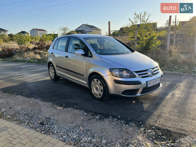 Сірий Фольксваген Golf Plus, об'ємом двигуна 1.6 л та пробігом 204 тис. км за 5399 $, фото 2 на Automoto.ua