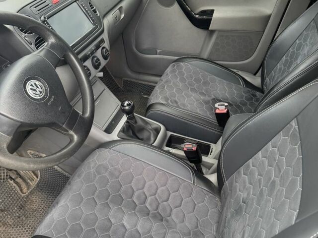 Серый Фольксваген Гольф Плюс, объемом двигателя 1.6 л и пробегом 209 тыс. км за 5500 $, фото 5 на Automoto.ua