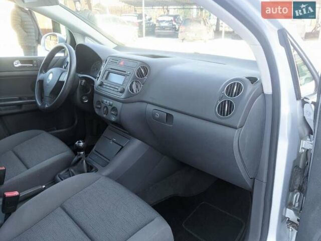 Серый Фольксваген Гольф Плюс, объемом двигателя 1.39 л и пробегом 172 тыс. км за 5400 $, фото 2 на Automoto.ua