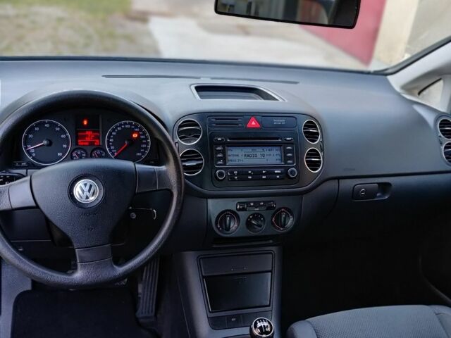 Фольксваген Golf Plus 2005 у Чернівцях на Automoto.ua Сірий Фольксваген Golf Plus, об'ємом двигуна 1.6 л та пробігом 185 тис. км за 5700 $, фото 17 на Automoto.ua