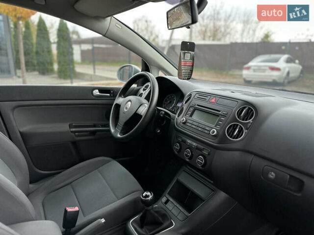 Серый Фольксваген Гольф Плюс, объемом двигателя 1.6 л и пробегом 211 тыс. км за 6600 $, фото 51 на Automoto.ua