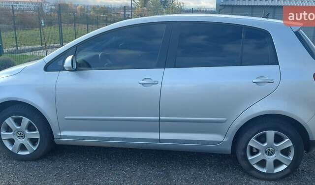 Сірий Фольксваген Golf Plus, об'ємом двигуна 1.6 л та пробігом 198 тис. км за 7000 $, фото 4 на Automoto.ua