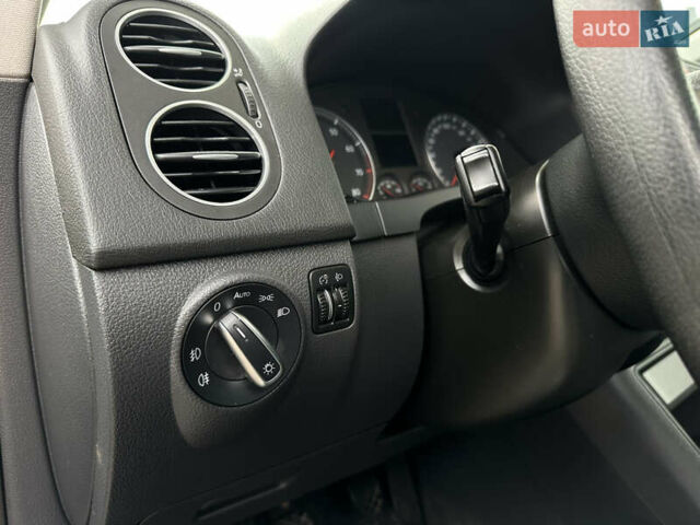 Серый Фольксваген Гольф Плюс, объемом двигателя 1.6 л и пробегом 211 тыс. км за 6600 $, фото 26 на Automoto.ua