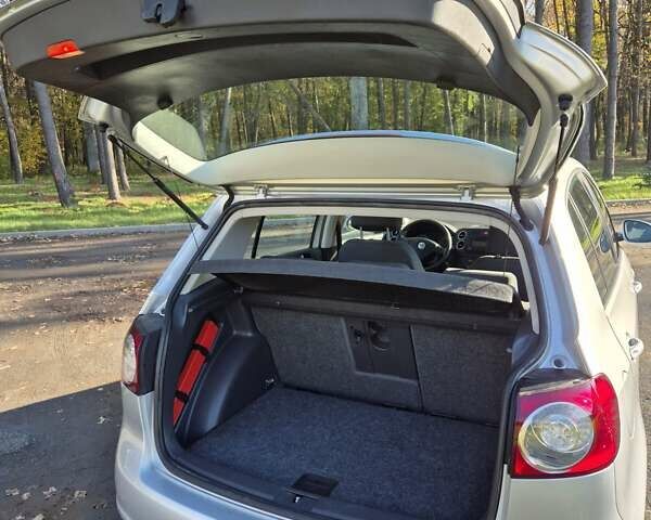 Серый Фольксваген Гольф Плюс, объемом двигателя 1.6 л и пробегом 215 тыс. км за 5500 $, фото 21 на Automoto.ua