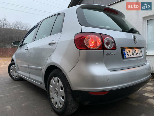 Серый Фольксваген Гольф Плюс, объемом двигателя 1.6 л и пробегом 200 тыс. км за 7200 $, фото 6 на Automoto.ua