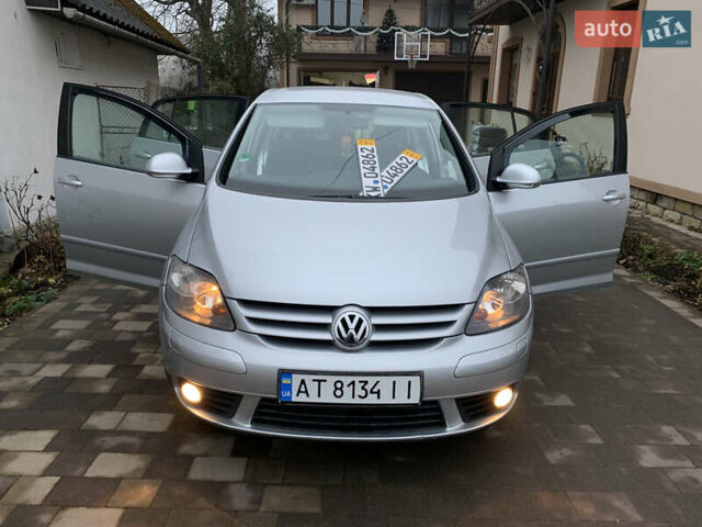 Серый Фольксваген Гольф Плюс, объемом двигателя 1.6 л и пробегом 200 тыс. км за 7200 $, фото 7 на Automoto.ua
