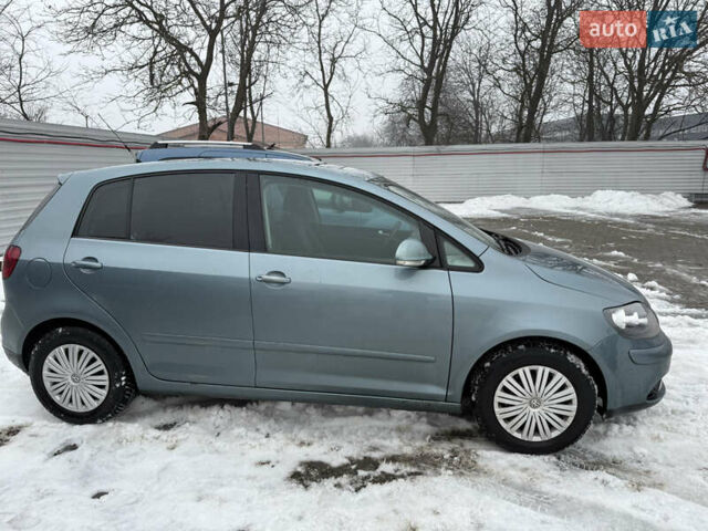 Серый Фольксваген Гольф Плюс, объемом двигателя 1.6 л и пробегом 137 тыс. км за 6053 $, фото 3 на Automoto.ua