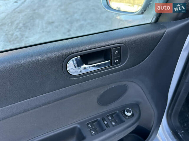 Сірий Фольксваген Golf Plus, об'ємом двигуна 1.6 л та пробігом 180 тис. км за 6300 $, фото 37 на Automoto.ua