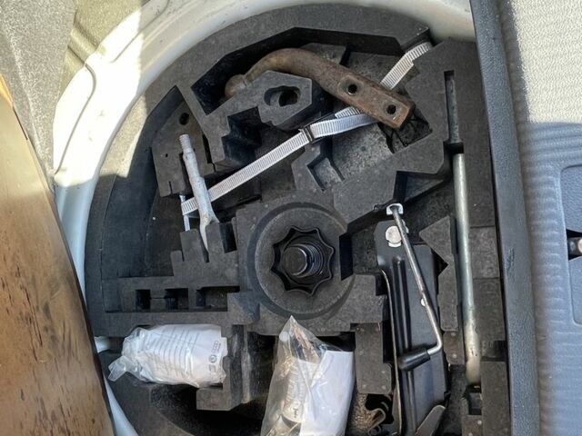 Серый Фольксваген Гольф Плюс, объемом двигателя 1.6 л и пробегом 218 тыс. км за 6300 $, фото 19 на Automoto.ua