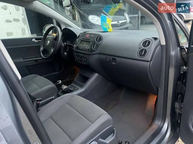 Сірий Фольксваген Golf Plus, об'ємом двигуна 1.6 л та пробігом 224 тис. км за 4400 $, фото 9 на Automoto.ua