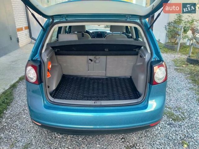 Сірий Фольксваген Golf Plus, об'ємом двигуна 1.6 л та пробігом 242 тис. км за 6999 $, фото 4 на Automoto.ua