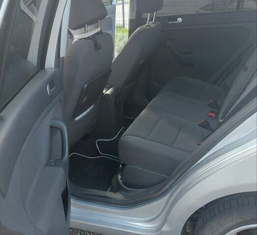 Сірий Фольксваген Golf Plus, об'ємом двигуна 1.6 л та пробігом 198 тис. км за 7000 $, фото 21 на Automoto.ua