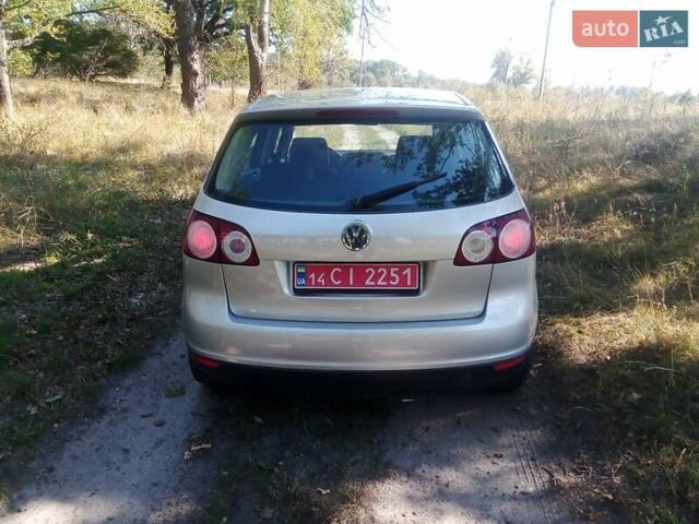 Серый Фольксваген Гольф Плюс, объемом двигателя 1.4 л и пробегом 220 тыс. км за 5500 $, фото 4 на Automoto.ua