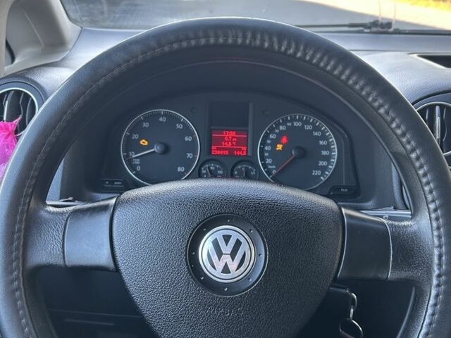 Серый Фольксваген Гольф Плюс, объемом двигателя 1.4 л и пробегом 239 тыс. км за 6000 $, фото 6 на Automoto.ua