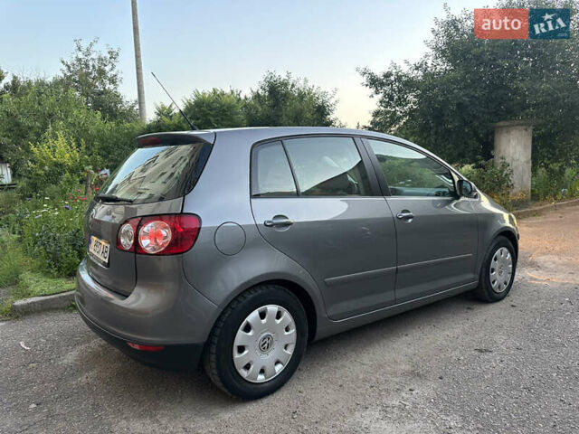 Сірий Фольксваген Golf Plus, об'ємом двигуна 1.6 л та пробігом 227 тис. км за 5400 $, фото 20 на Automoto.ua
