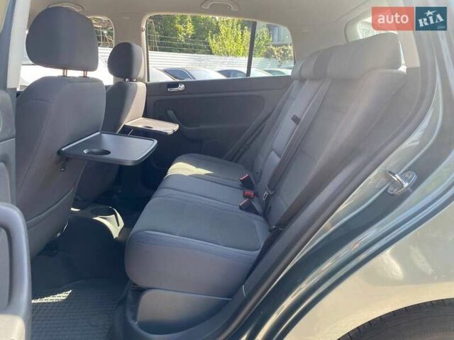 Серый Фольксваген Гольф Плюс, объемом двигателя 1.6 л и пробегом 206 тыс. км за 5990 $, фото 9 на Automoto.ua