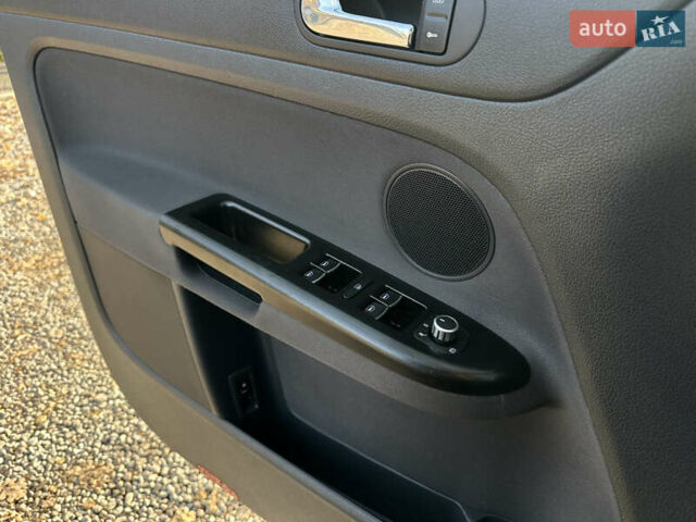 Серый Фольксваген Гольф Плюс, объемом двигателя 1.4 л и пробегом 208 тыс. км за 5500 $, фото 19 на Automoto.ua