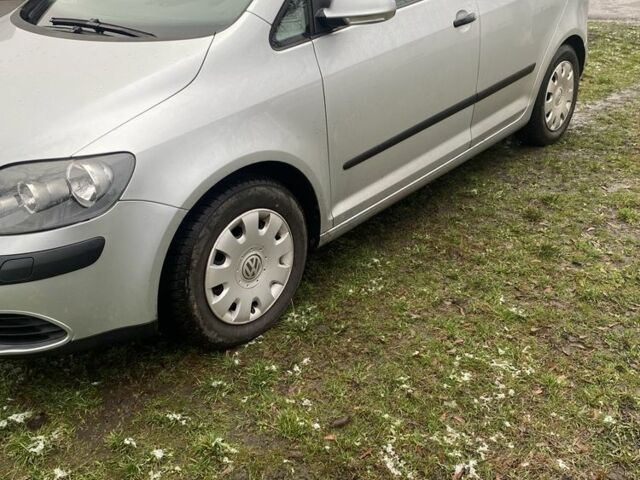 Серый Фольксваген Гольф Плюс, объемом двигателя 1.6 л и пробегом 3 тыс. км за 6200 $, фото 1 на Automoto.ua