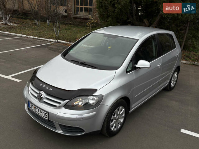 Серый Фольксваген Гольф Плюс, объемом двигателя 1.6 л и пробегом 170 тыс. км за 5999 $, фото 6 на Automoto.ua