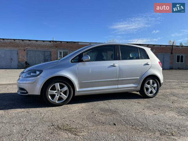 Серый Фольксваген Гольф Плюс, объемом двигателя 1.6 л и пробегом 218 тыс. км за 6300 $, фото 3 на Automoto.ua