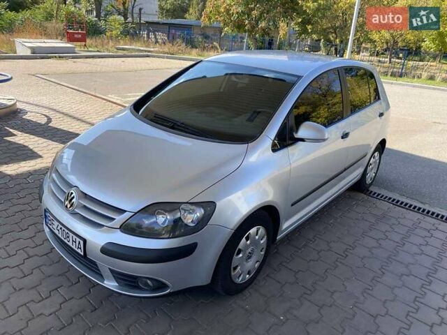 Серый Фольксваген Гольф Плюс, объемом двигателя 1.6 л и пробегом 183 тыс. км за 6999 $, фото 1 на Automoto.ua