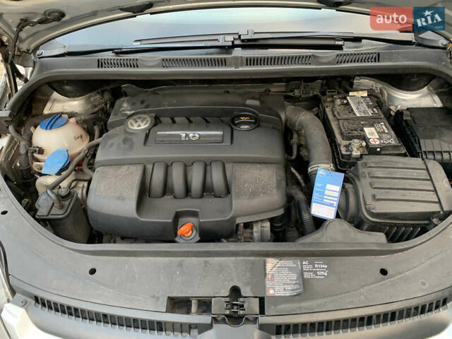 Серый Фольксваген Гольф Плюс, объемом двигателя 1.6 л и пробегом 200 тыс. км за 6850 $, фото 46 на Automoto.ua