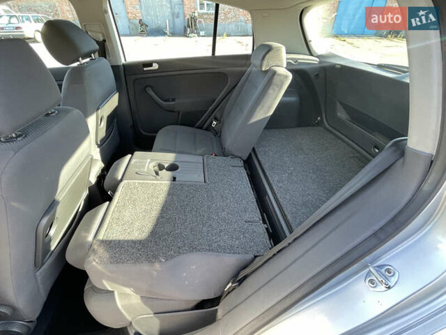 Серый Фольксваген Гольф Плюс, объемом двигателя 1.6 л и пробегом 218 тыс. км за 6300 $, фото 30 на Automoto.ua